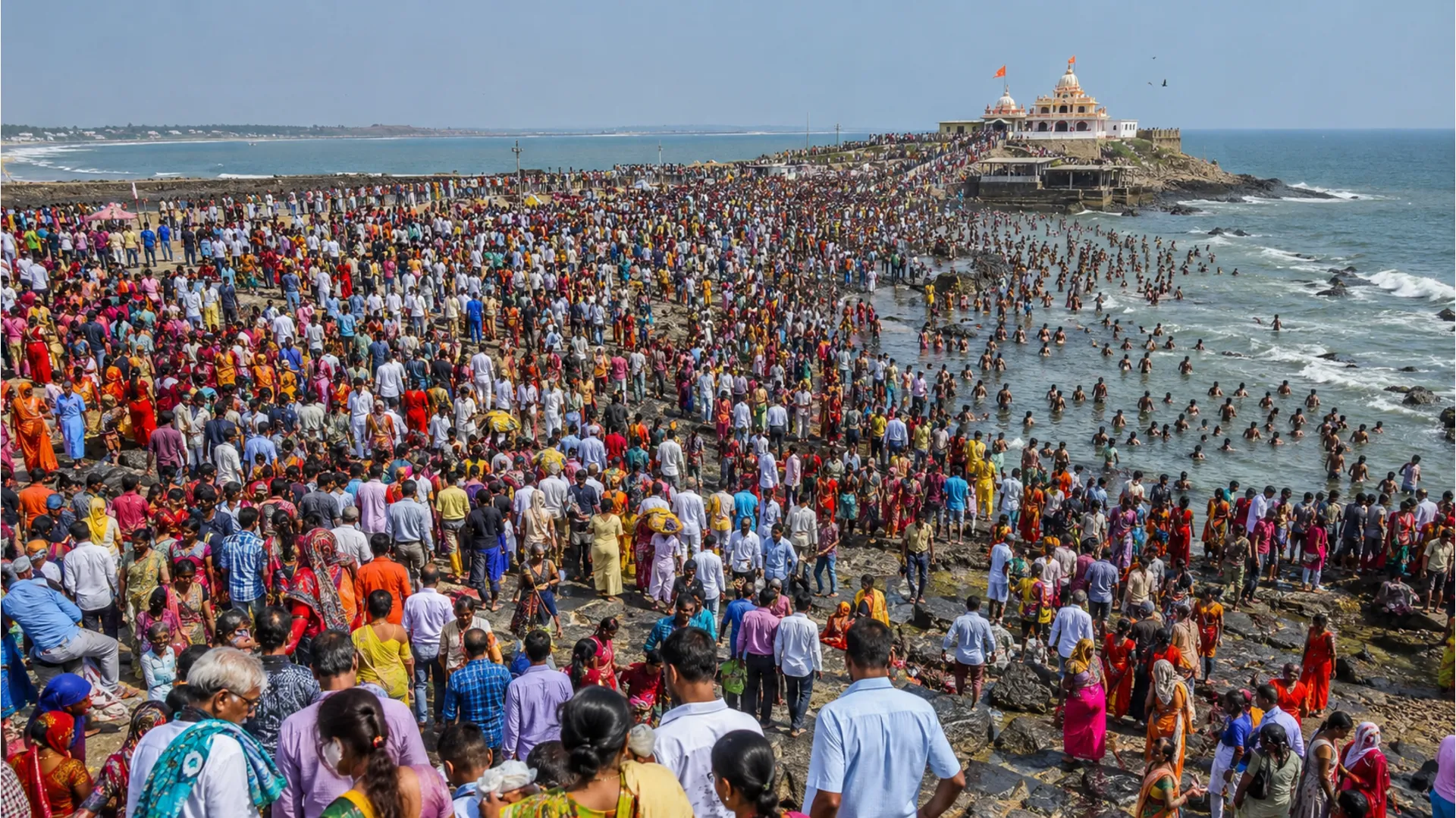 Thousands of devotees gathered at Nishkalank Mahadev Temple during the Bhadarvi Amavasya festival.